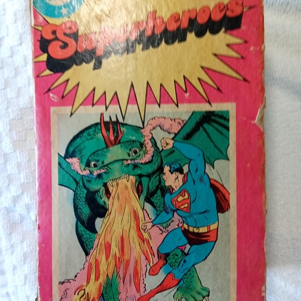 DC SUPERHERO 6 BOOK SET & SPORT CARD SET